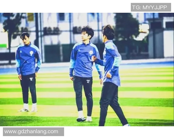 足球明星在学业与职业之间的选择与平衡探讨